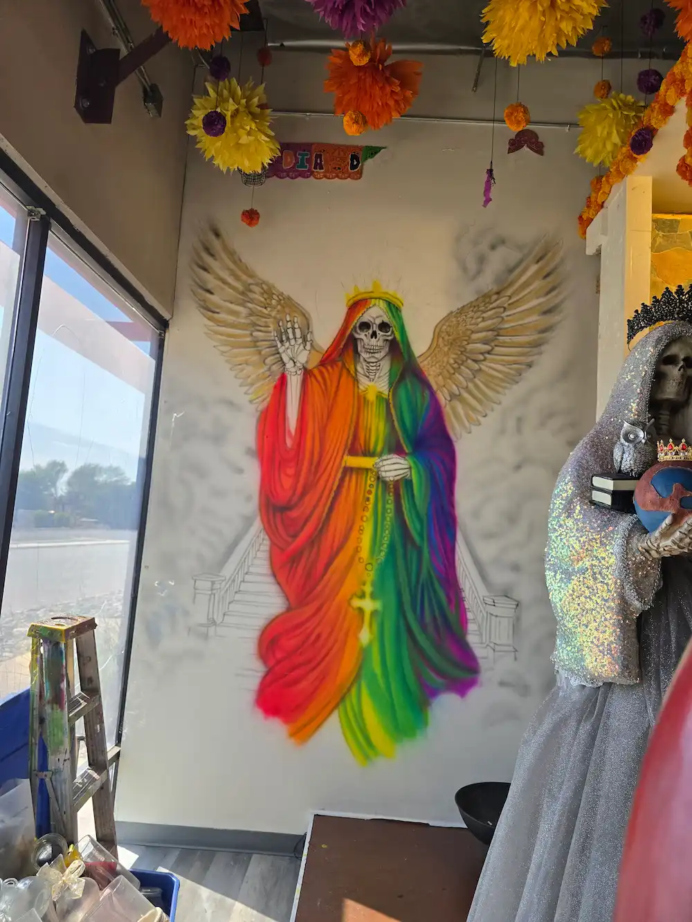 Imagen de la Santa Muerte en el templo en Phoenix