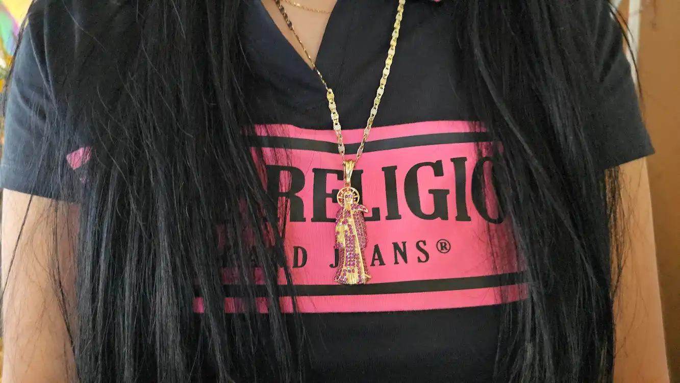 Devota a la Santa Muerte