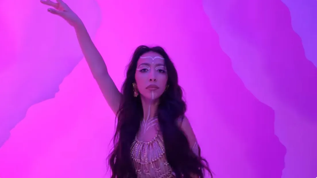 Imagen del vídeo de "Guardians"